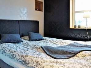 4 bedrooms - 6 Person Holiday Home in Torhamn (Torhamn)