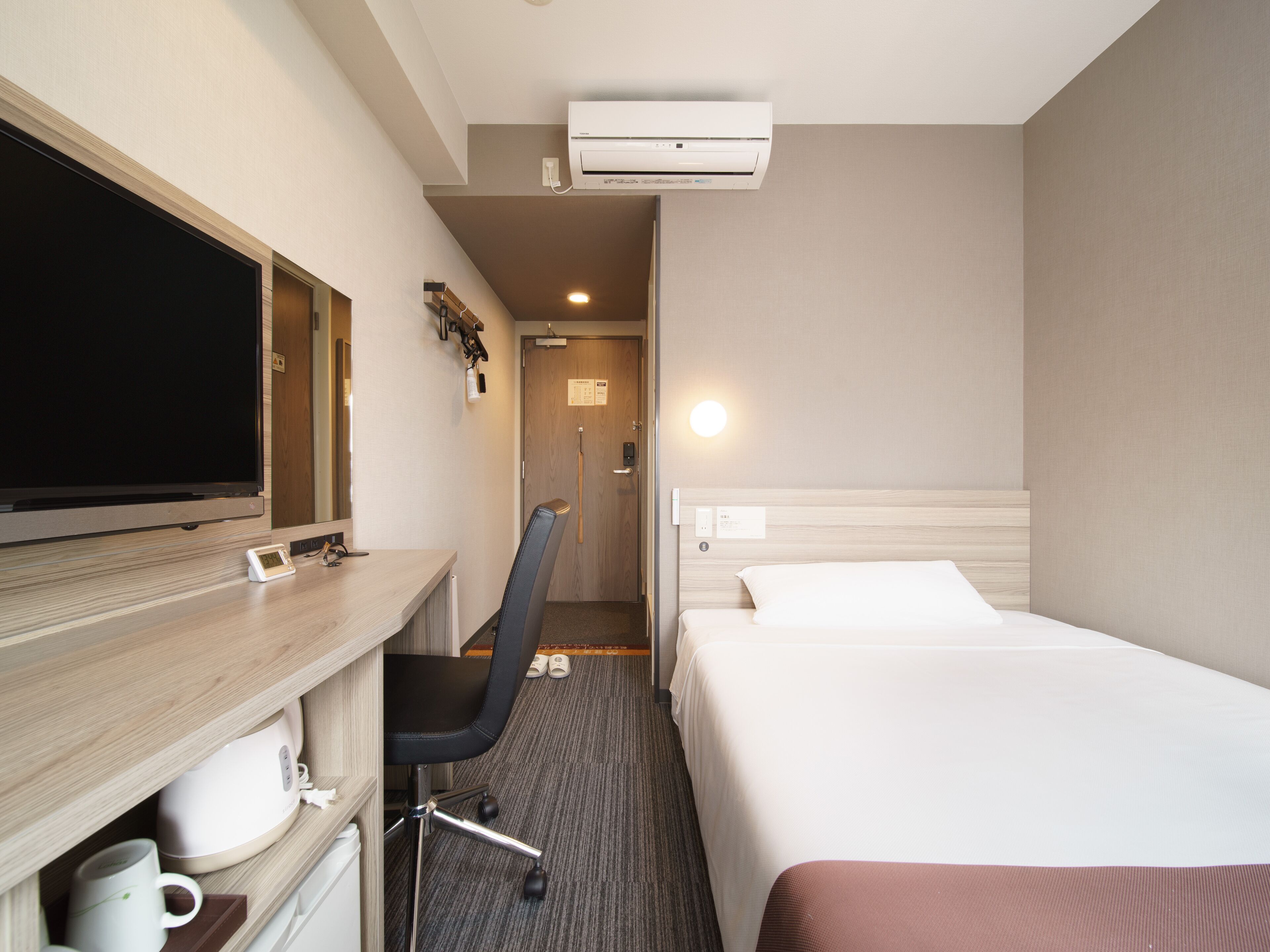 1 bedroom, desk, free wifi, bed sheets