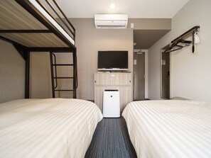 Desk, free WiFi, bed sheets - Super Hotel Yokohama Kannai (Yokohama)