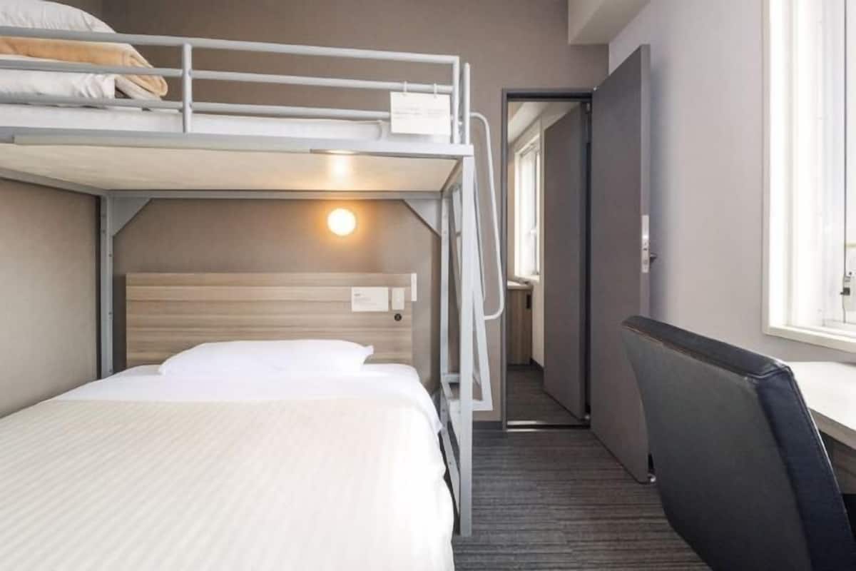 Desk, free WiFi, bed sheets