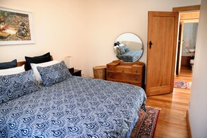 3 bedrooms, iron/ironing board, travel cot, free WiFi