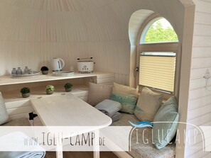 Quarto (Iglu Family) | Área de estar | TV de tela plana 42 polegadas com canais via satélite, TV