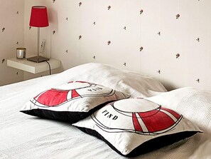 4 bedrooms, individually furnished