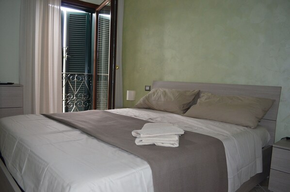 1 bedroom, iron/ironing board, WiFi