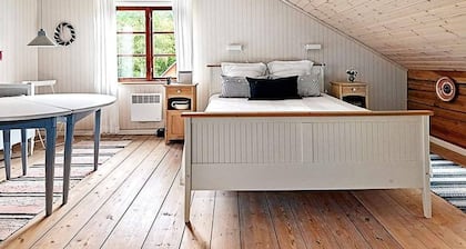 10 Person Holiday Home in Skillingaryd