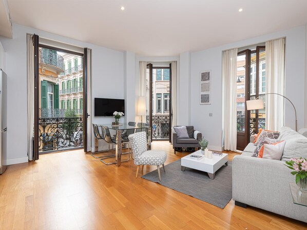 TV - Sebastian Souvirón 18 (Málaga)