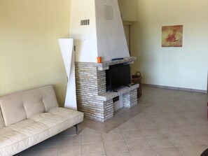 TV, fireplace, DVD player, stereo