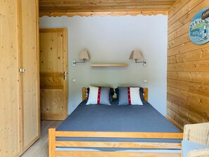 2 bedrooms