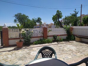 Outdoor dining - EL LAUREL LOS VELEZ HOUSE (Vélez-Rubio)