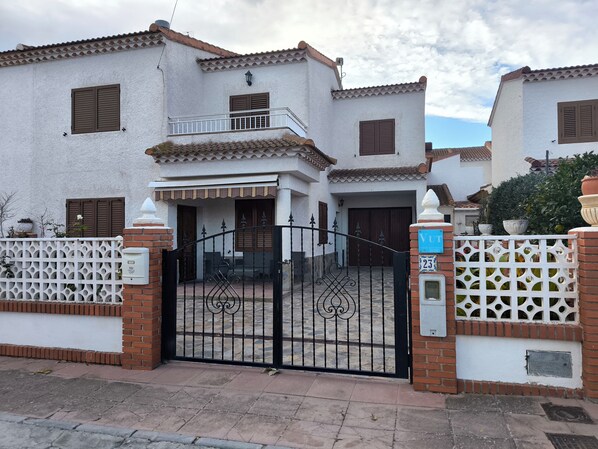 Exterior - EL LAUREL LOS VELEZ HOUSE (Vélez-Rubio)