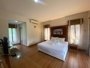 Basic Double Room | In-room safe, bed sheets - Chaithalay Khanom Resort (Khanom)