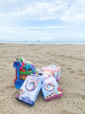 Beach nearby, white sand - Chaithalay Khanom Resort (Khanom)