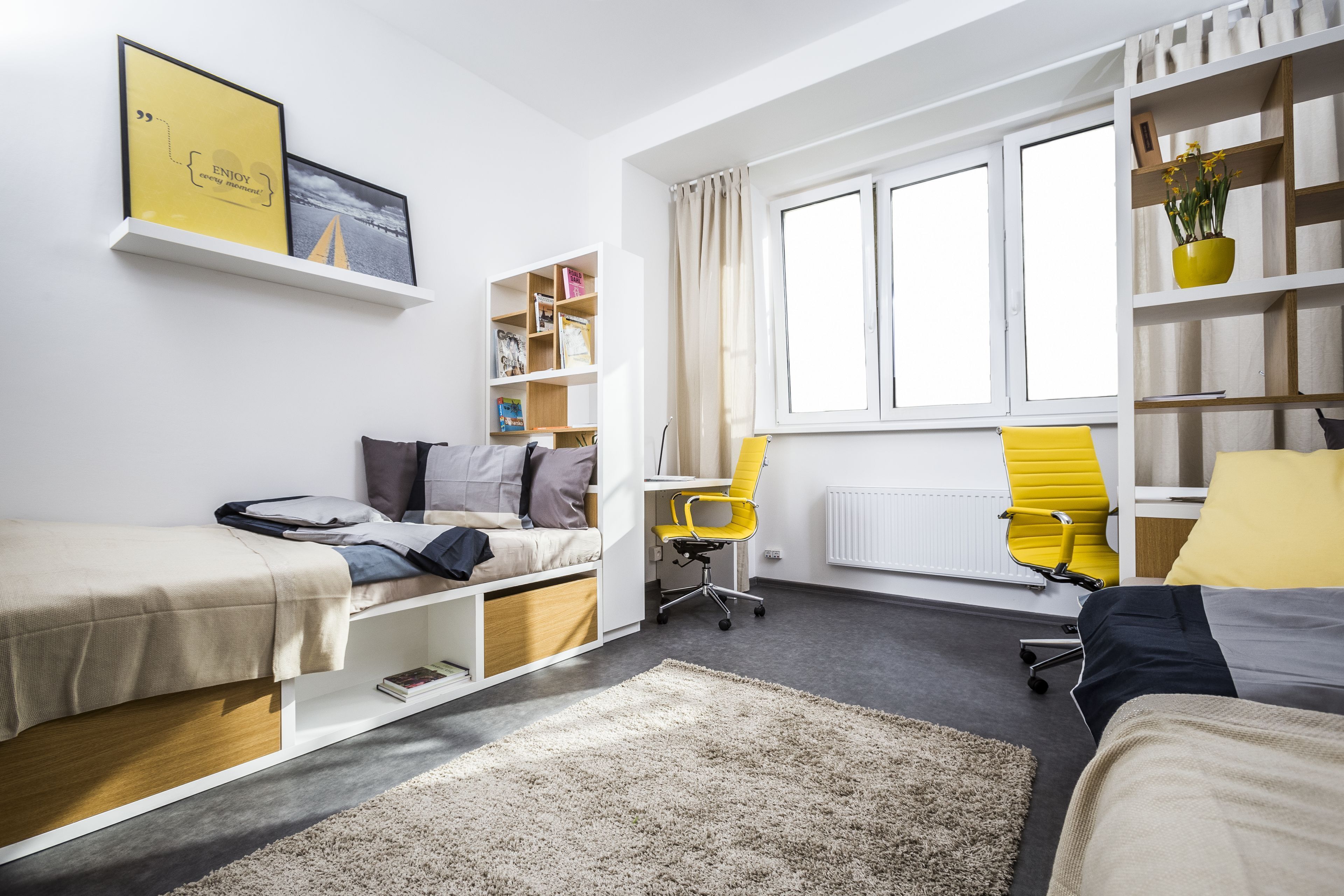 twin room | desk, laptop workspace, soundproofing, free wifi