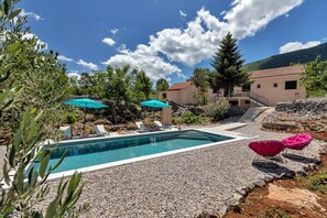 Piscine extérieure, piscine chauffée