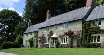 Charming Cottage in idyllic location on Stourhead Estate
