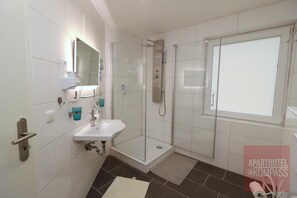 Sturta, hárblásari, handklæði