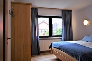 Literie hypoallergénique, coffres-forts dans les chambres, draps fournis