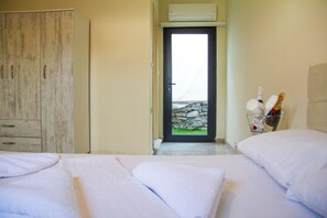 Desk, free WiFi, bed sheets - Sebastian Hotel (Bodrum)