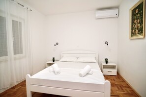 Iron/ironing board, free cribs/infant beds, free WiFi, bed sheets - Apartments Calma (Seget)