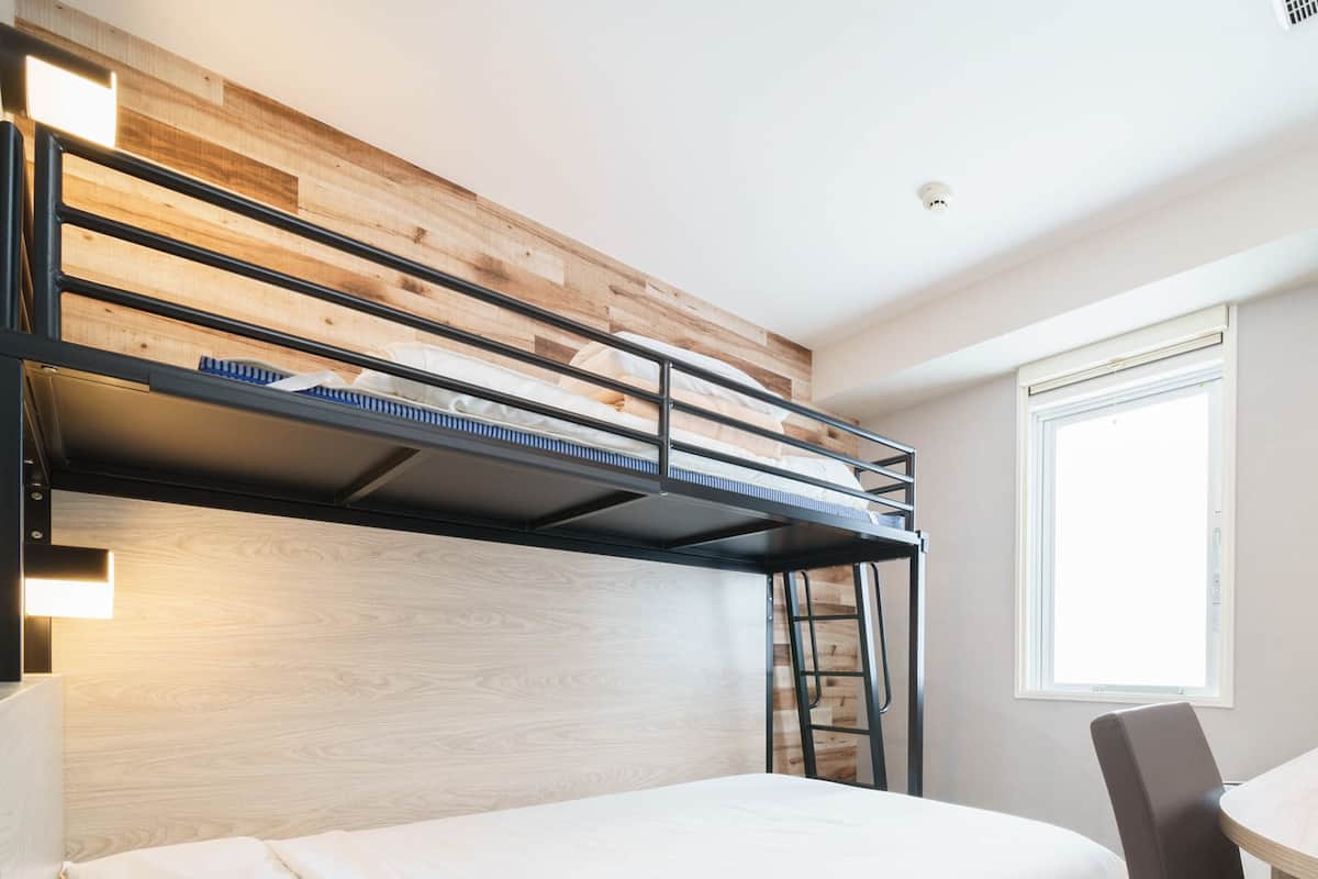 Habitación doble (with Extra Bed) | Escritorio, cortinas blackout, insonorización y wifi gratis