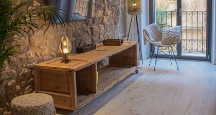 La Casa Del Miracle. 1st floor ; 4 bedrooms.