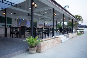 Restaurant - Unique Pool Villa (Pattaya)
