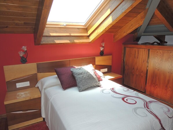 4 bedrooms, WiFi, wheelchair access