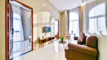 Căn hộ dành cho gia đình | Khu phòng khách | TV màn hình phẳng