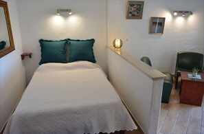 1 bedroom, in-room safe, iron/ironing board, free WiFi