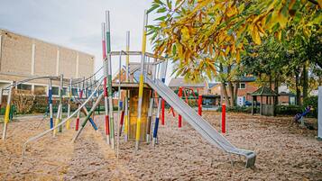 Children’s play area – outdoor