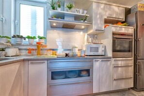 Apartment | Private kitchen | Fridge, stovetop, cookware/dishes/utensils - Apartment Amy (Mali Losinj)