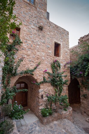 Property entrance - Casa Felicia  by VillaRentalsgr (Monemvasia)