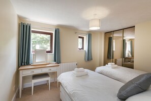 2 habitaciones, tabla de planchar con plancha y wifi gratis 