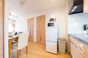 Fridge, microwave, stovetop, electric kettle
