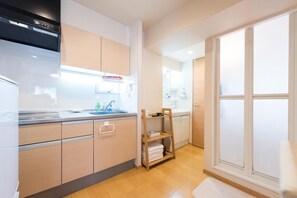 冰箱、微波炉、炉灶、电热水壶