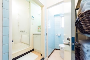 Apartment, 1 Bedroom | Bathroom | Separate tub and shower, deep soaking tub, towels