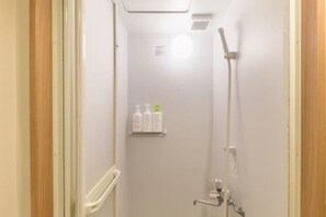 Studio | Douche de la salle de bain