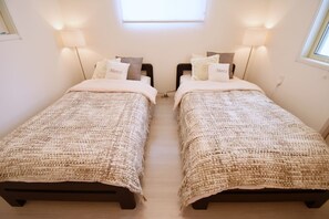 House, 4 Bedrooms | Iron/ironing board, bed sheets - Maihama House (Urayasu)