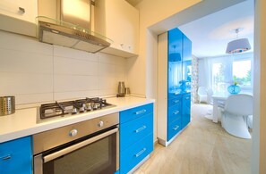 Kühlschrank, Ofen, Herdplatte, Geschirrspüler