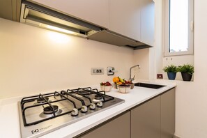 Frigorifero, microonde, forno, lavastoviglie