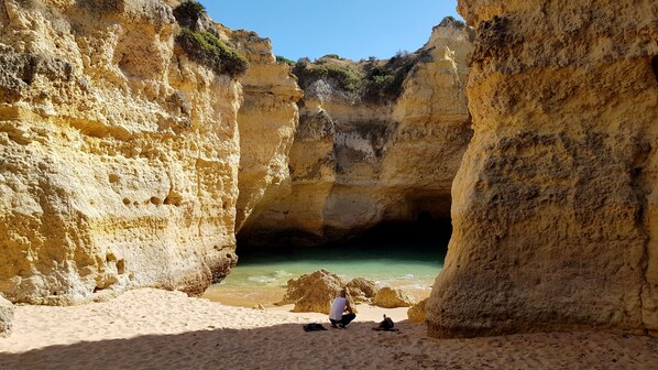 Beach - Magnific Studio with a cozy garden, 5 minutes to the beach (Albufeira)