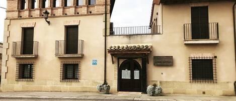 Fachada da propriedade