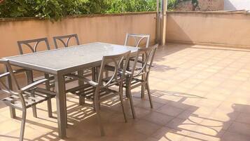 Apartment, 2 Schlafzimmer, Terrasse | Ausblick vom Zimmer