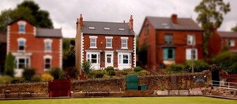 Modern Lodgings, Victorian home - Tamworth House, Sheffield.