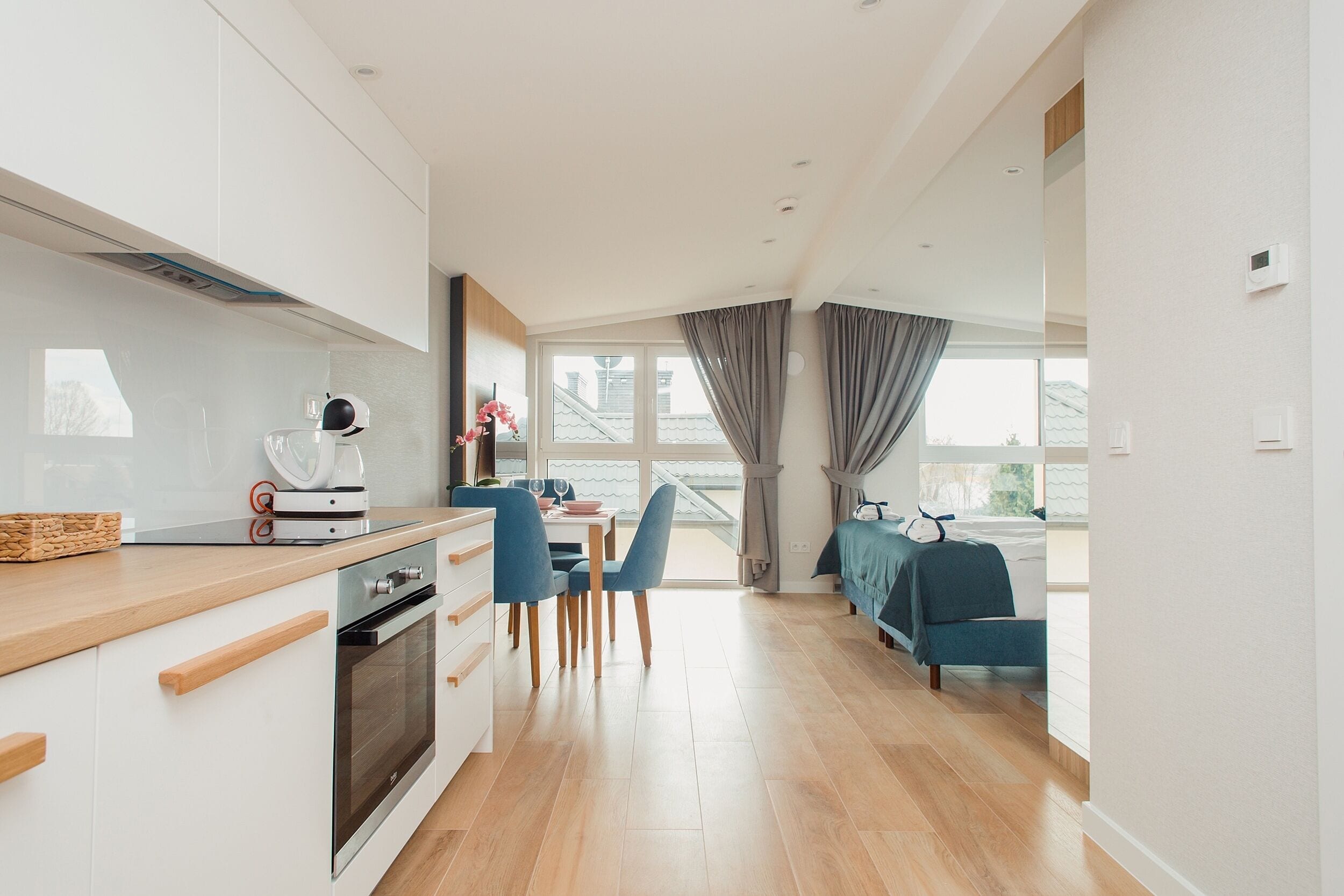 Comfort Studio (32) | Living area | 42-inch flat-screen TV with satellite channels, TV