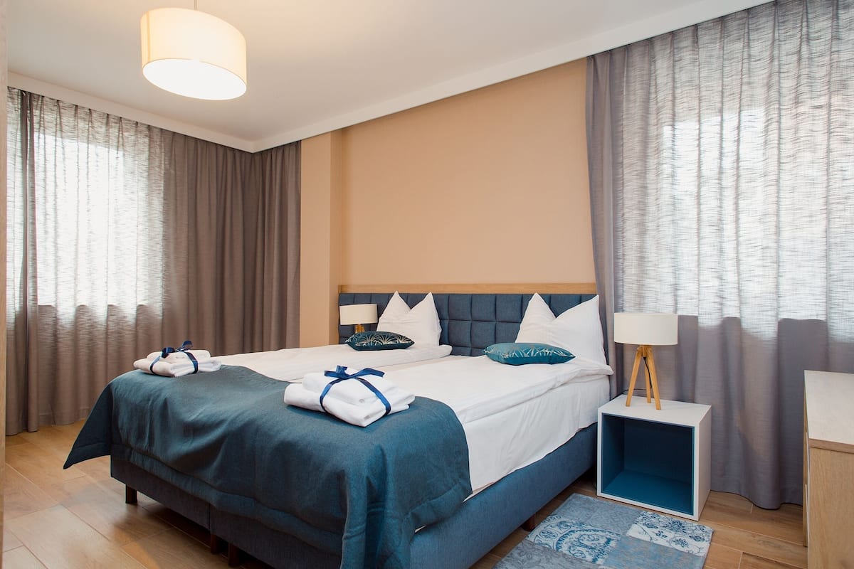 Business Studio (3) | Hypo-allergenic bedding available, laptop workspace, soundproofing