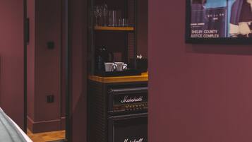 Classic Triple Room | Hypo-allergenic bedding, desk, laptop workspace, free WiFi