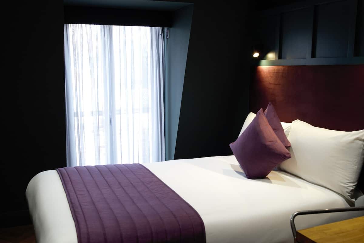 Executive Double Room | 6 bedrooms, hypo-allergenic bedding, desk, laptop workspace