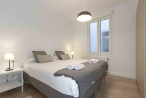 2 bedrooms, iron/ironing board, free WiFi, bed sheets