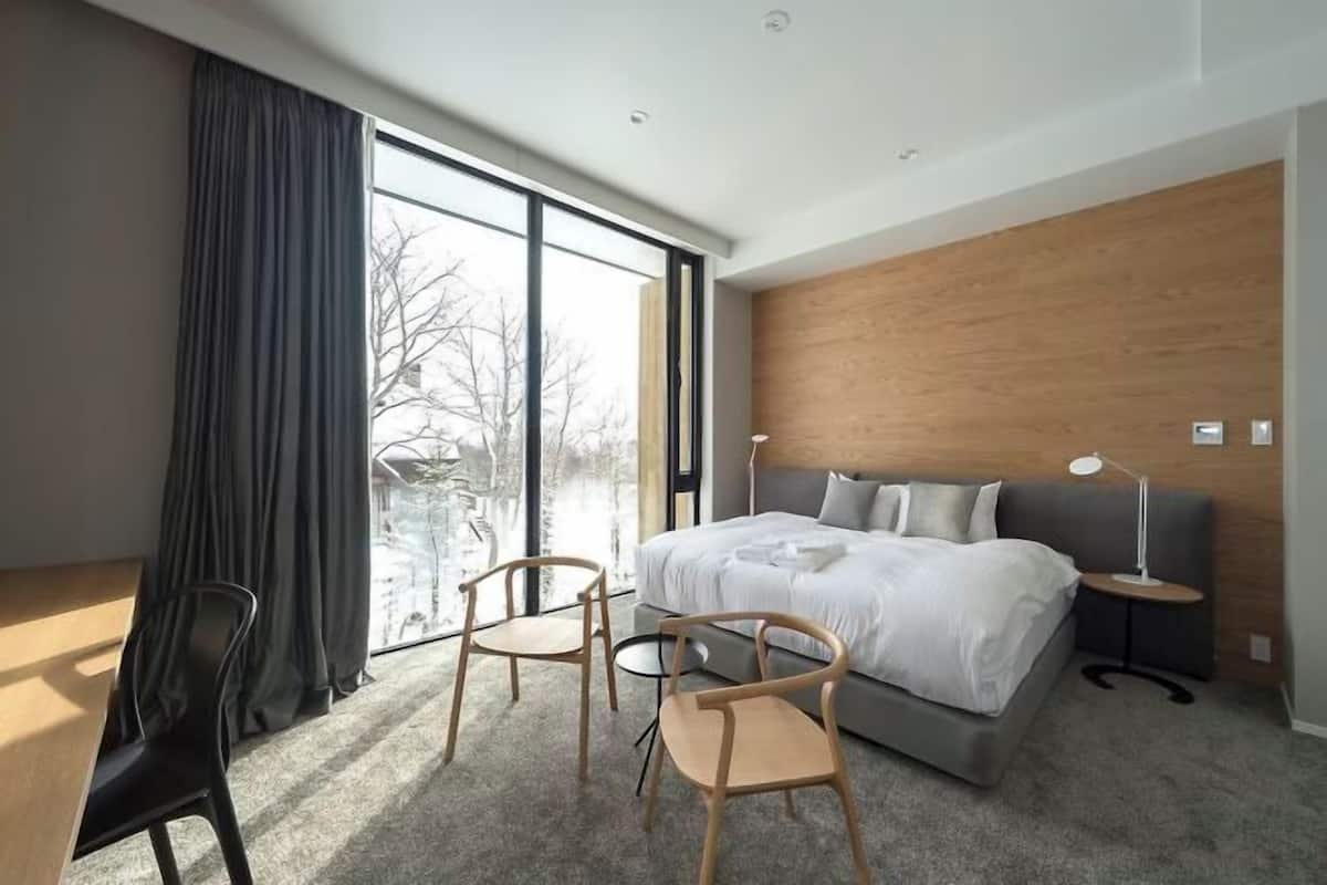 4 quartos, cofres nos quartos, Wi-Fi de cortesia, roupa de cama